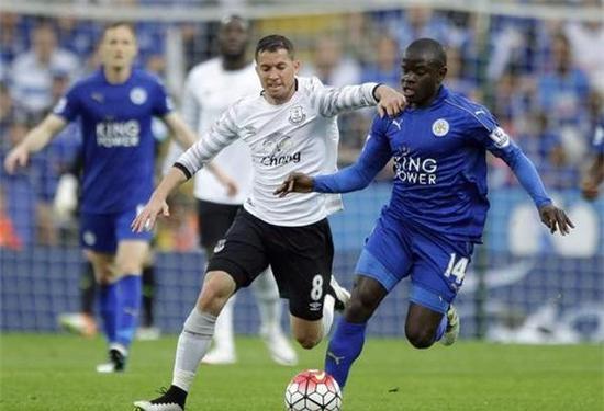  切尔西新帅首秀失利，布莱顿爆冷登顶积分榜  